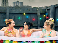 הסדרה Hullraisers. מלאת חן / צילום: באדיבות סלקום TV