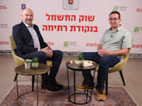 ניב סבר (משמאל) עם כתב גלובס, דין שמואל אלמס / צילום: כדיה לוי