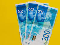 שטרות של 200 / צילום: Shutterstock