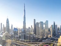 גורדי השחקים של דובאי. בורג' עזיזי צפוי להיות המגדל השני בגבוהו בעולם / צילום: Shutterstock