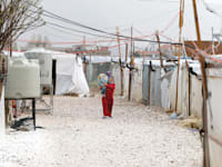 פליטים סורים בלבנון / צילום: Reuters, Mohamed Azakir