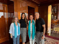 בתמונה: ג'ורג' ואמאל קלוני עם אורנה שרגאי וד''ר יעל ברודיא–בהט מתנועת ''נשים עושות שלום'' / צילום: Deena Katz - Clooney foundation for justice