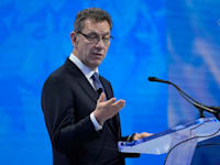 אלברט בורלא, מנכ''ל פייזר / צילום: ap, Eric Risberg