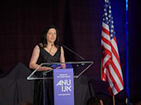 אירינה נבזלין / צילום: Perry Bindelglass 130