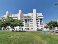 דירת גן במרכז העיר לוד / צילום: שבי שניאורסון