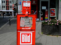 עיתון BILD מופיע בעמדת עיתונים בגרמניה / צילום: Shutterstock, Alexandros Michailidis