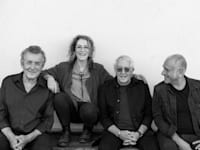 קאסט האיחוד של ''הכבש השישה–עשר''. נצחי / צילום: גיא כושי ויריב פיין