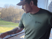 פיטר הגסת', שר ההגנה המיועד של ארה''ב. על זרועו קעקוע של צלב ו'ישו' בעברית / צילום: מתוך עמוד האינסטגרם של פיטר הגסת'