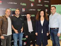 מימין: נוה ראובני, טל גרנות-גולדשטיין, נועם הנדרוקר, רפאל פרנקו, עידו הר טוב / צילום: רפי דלויה