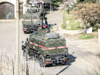 כוחות רוסיים מוסיפים לפעול בבסיסי חיל האוויר בסוריה / צילום: Reuters, Izzettin Kasim