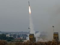 שיגור של כיפת ברזל / צילום: ap, Ohad Zwigenberg