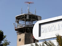 תקיפת בשדה התעופה של צנעא שבתימן (ארכיון) / צילום: Reuters, Khaled Abdullah