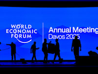 הכנות לכינוס השנתי בדאבוס / צילום: Reuters, Yves Herman