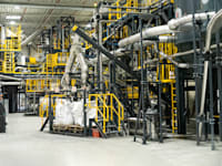 מפעל המחזור ERLOS בגרמניה. לסוללות אורך חיים מוגבל / צילום: Mr.peter Fenes