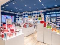 סניף של רשת Bath & Body Works / צילום: גדי סיארה