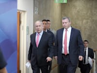 ''ממשלות הימין לא מתנהגות כמו ימין''. גרונר ונתניהו ב־2016 / צילום: עמית שאבי, ידיעות אחרונות