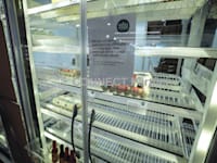 שלט בסופר בניו יורק: ''כרגע אנו מגבילים את רכישת הביצים לשלושה קרטונים ללקוח'' / צילום: Reuters, Lokman Vural Elibol