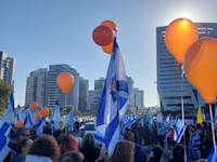 מסע הלוויה של שירי, אריאל וכפיר ביבס / צילום: שירה ספיר