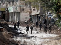 כוחות צה''ל ברחובות טולכרם בתחילת החודש / צילום: Reuters, Issam Rimawi