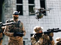 רחפן FPV בפעולה / צילום: Shutterstock