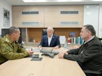 הרמטכ''ל, רא''ל אייל זמיר, בפגישה עם ראש הממשלה בנימין נתניהו ושר הביטחון ישראל כ''ץ / צילום: מעיין טואף / לע״מ