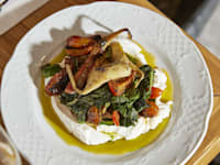 מנת ארטישוק על לאבנה בבית של אורלי ופפי / צילום: יוסי אלעד