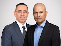 ידין ענתבי (הפועלים) ואבי לוי (דיסקונט) / צילום: יונתן בלום, ישראל הדרי