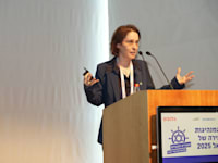 אלונה בר און, מו''ל גלובס, בכנס 40 עד 40 / צילום: כדיה לוי