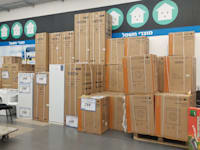 מחלקת מוצרי חשמל ברשת אושר עד / צילום: שירה ספיר