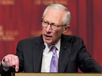 סטנלי פישר ז''ל / צילום: Mark Lennihan