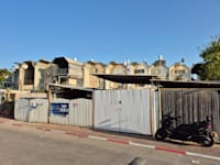 הפרויקט בפאתי אור יהודה שמכרו משה ויגאל גינדי ב־1980. נמכר בתוך שעה / צילום: דרור מרמור