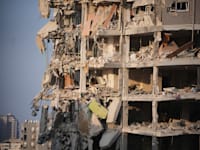 זירת הנפילה בבת ים / צילום: ap, Ohad Zwigenberg