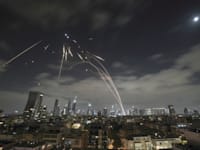 יירוטי חץ 3 בשמי ישראל / צילום: ap, Leo Correa