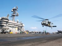 נושאת מטוסים אמריקאית במזרח התיכון / צילום: ap, Petty Officer 3rd Class Nathan Jordan