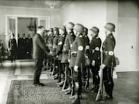אדולף היטלר בצילום של היינריך הופמן, 1933. אילץ את צווייג לברוח לאנגליה / צילום: Reuters, IMAGO/piemags via Reuters Connect
