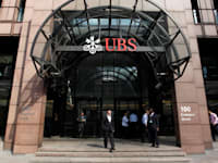 סניף בנק UBS / צילום: ap, Sang Tan
