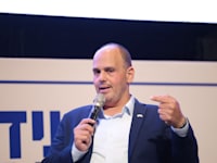 צביקה ברוט, ראש עיריית בת ים / צילום: שלומי יוסף