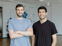 מייסדי נומה סקיוריטי, מימין ניב בראון ואלון טרון / צילום: עומר הכהן