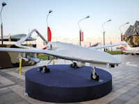 מל''ט בייראקטר TB2 מתוצרת טורקיה / צילום: Reuters, Aziz Karimov