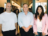 יו''ר רפאל, ד''ר יובל שטייניץ; יו''ר אלרון ונצ'רס, ליסיה בכר־מנוח; ומנכ''ל אלרון, יניב שניידר / צילום: מקסים דינשטיין