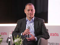 מנכ''ל קבוצת הפניקס, אייל בן סימון, בוועידת ישראל לעסקים 2025 / צילום: כדיה לוי