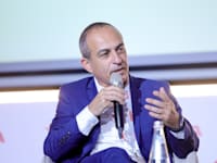 פרופ' רוני גמזו בוועידת ישראל לעסקים / צילום: שלומי יוסף