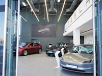 אולם התצוגה החדש של טסלה בקריית אתא / צילום: יח''צ טסלה