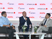 מימין: אסף זגריזק, שאול שניידר ועמית לנג בוועידת ישראל לעסקים 2025 / צילום: רפי קוץ