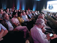 באי הוועידה / צילום: ראי כץ