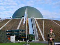 טקס קבלת מערכת חץ 3 בגרמניה / צילום: Reuters, Jan Woitas/dpa