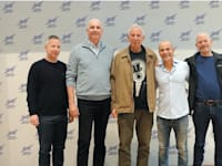 משתתפי המפגש, מימין: יאיר לפידות, מבעלי ילין לפידות, מורן סיטון, מנכ''ל ארבע עונות, גילעד אלטשולר מבעלי אלטשולר שחם, אילן רביב מנכ''ל מיטב ודייב לובצקי, מנכ''ל ומבעלי אי.בי.אי / צילום: יח''צ