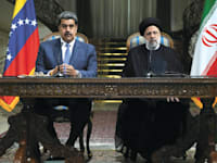 נשיא איראן לשעבר אברהים ראיסי ונשיא ונצואלה ניקולס מדורו במעמד החתימה על הסכם שיתוף הפעולה בין המדינות, 2022 / צילום: ap, Vahid Salemi
