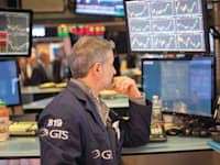 משקיע מודאג בבורסת ניו־יורק, האם הבועה בדרך? / צילום: Shutterstock