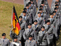 מגויסים חדשים של הצבא הגרמני בטקס השבעה / צילום: ap, Martin Meissner